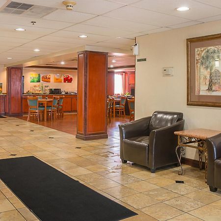 Quality Inn & Suites Detroit Metro Airport Romulus Zewnętrze zdjęcie