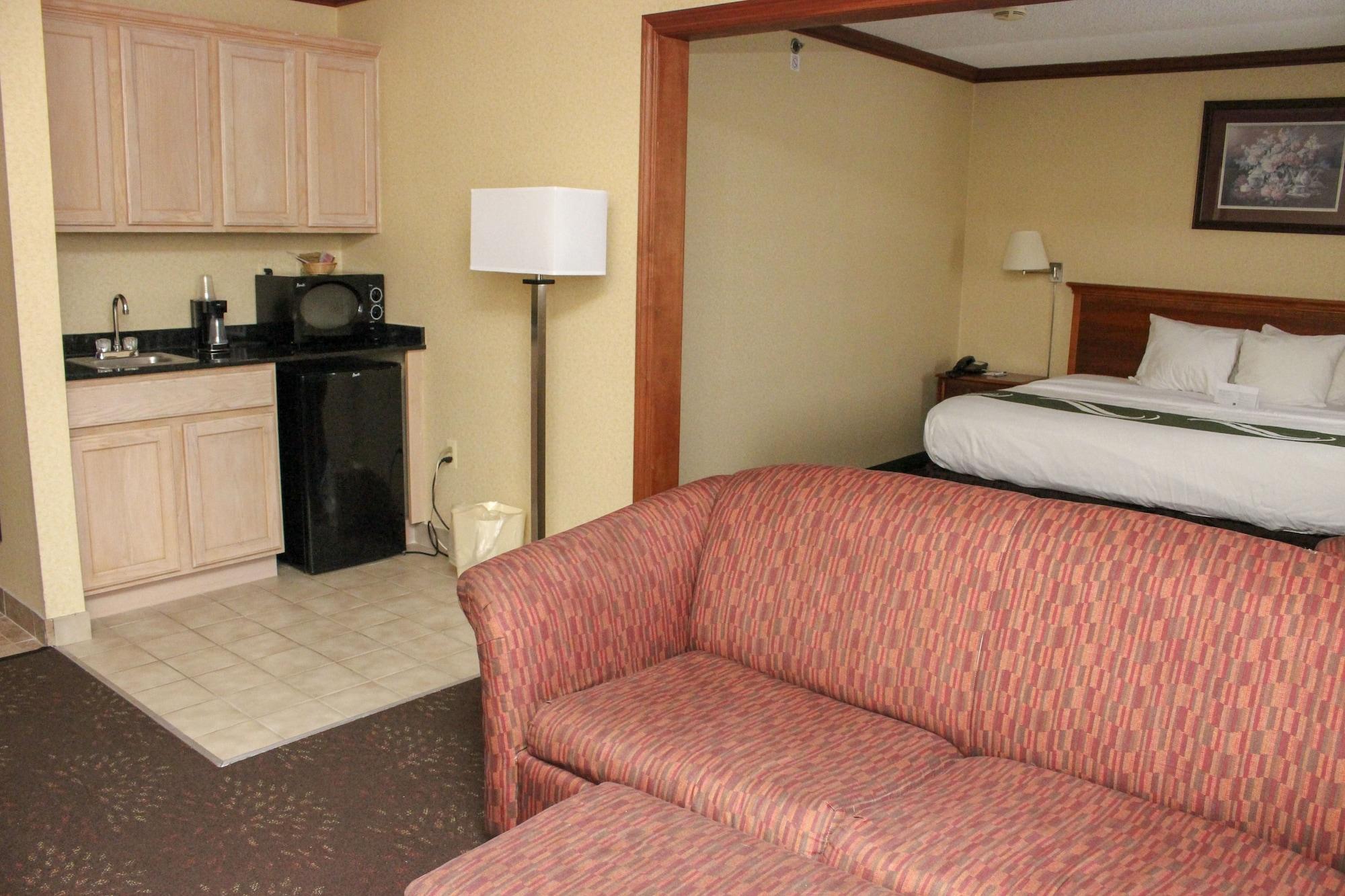 Quality Inn & Suites Detroit Metro Airport Romulus Zewnętrze zdjęcie