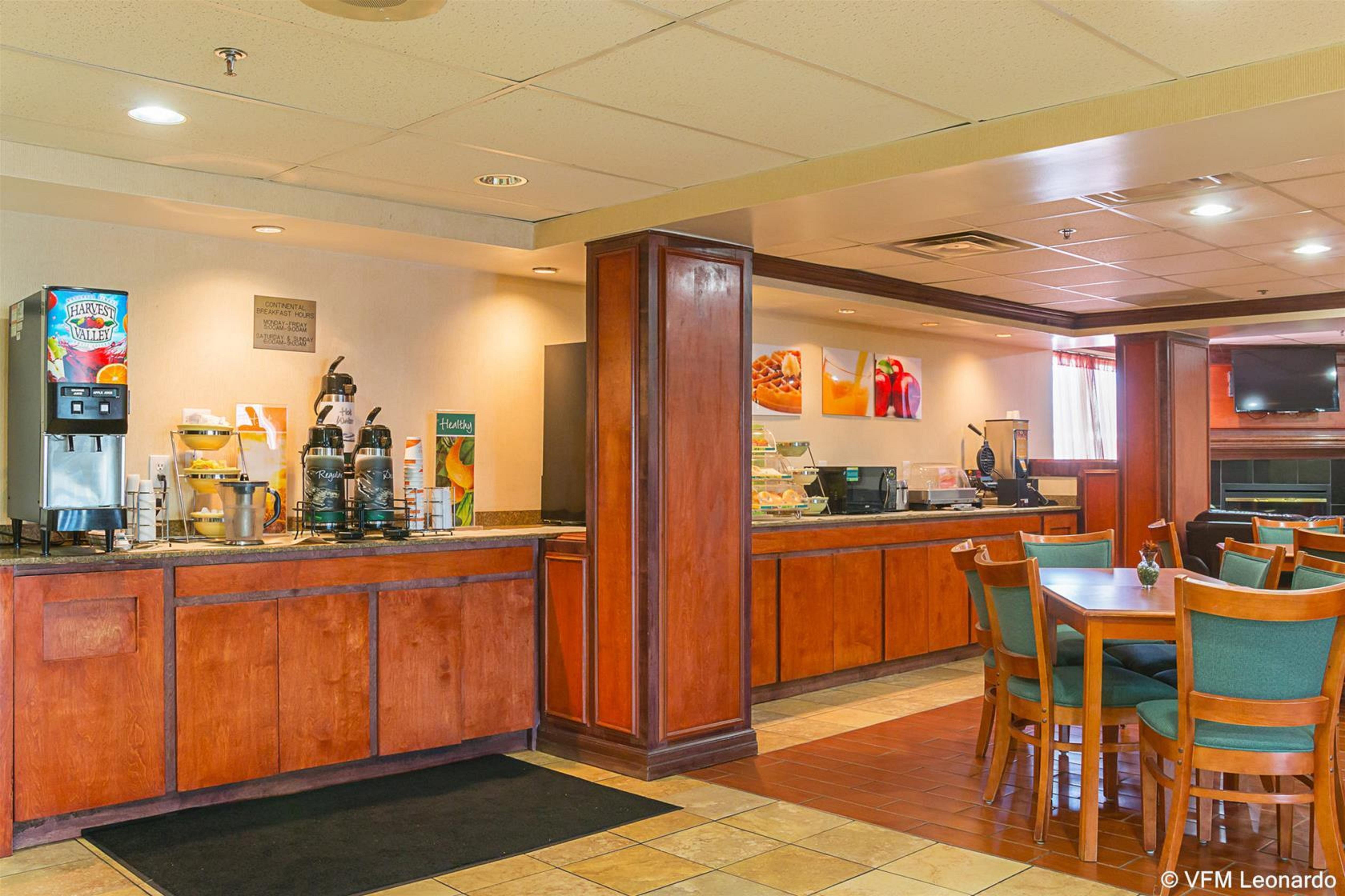 Quality Inn & Suites Detroit Metro Airport Romulus Zewnętrze zdjęcie