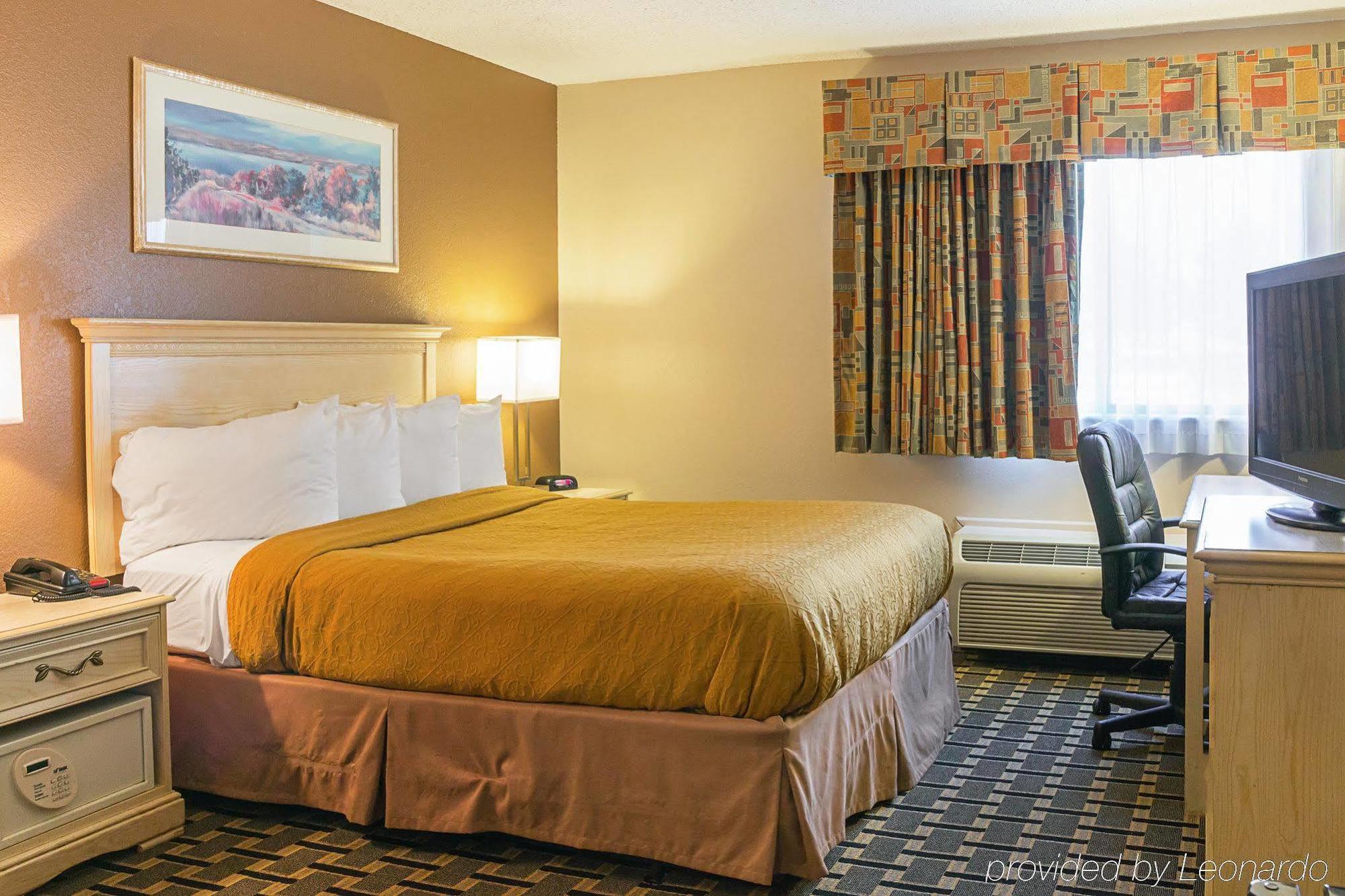 Quality Inn & Suites Detroit Metro Airport Romulus Zewnętrze zdjęcie